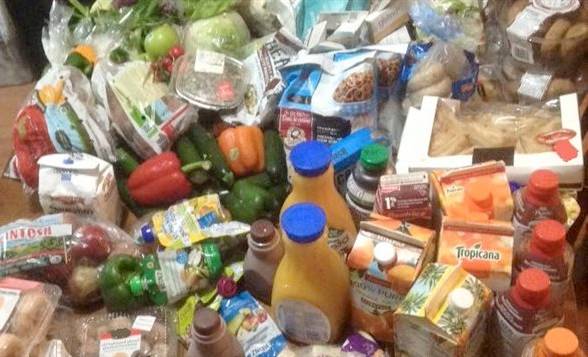 Distribution alimentaire par le Secours Populaire