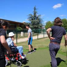 Evadez-vous cet été • Les jeunes de Cap Ados s'initie au golf ! 