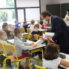 Remise des gourdes dans les écoles