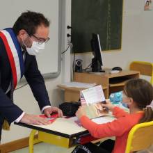 Mardi 9 novembre 2021, remise du passeport du civisme aux élèves de CM2 (Ecole Albert Samain) : s’engager au service des autres, pour le monde que nous voulons ! 