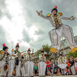 PARVIS EN FETE